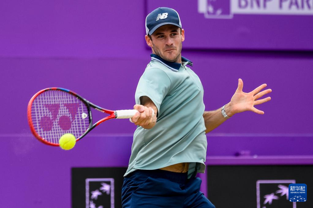 再加上锋线 再加上锋线